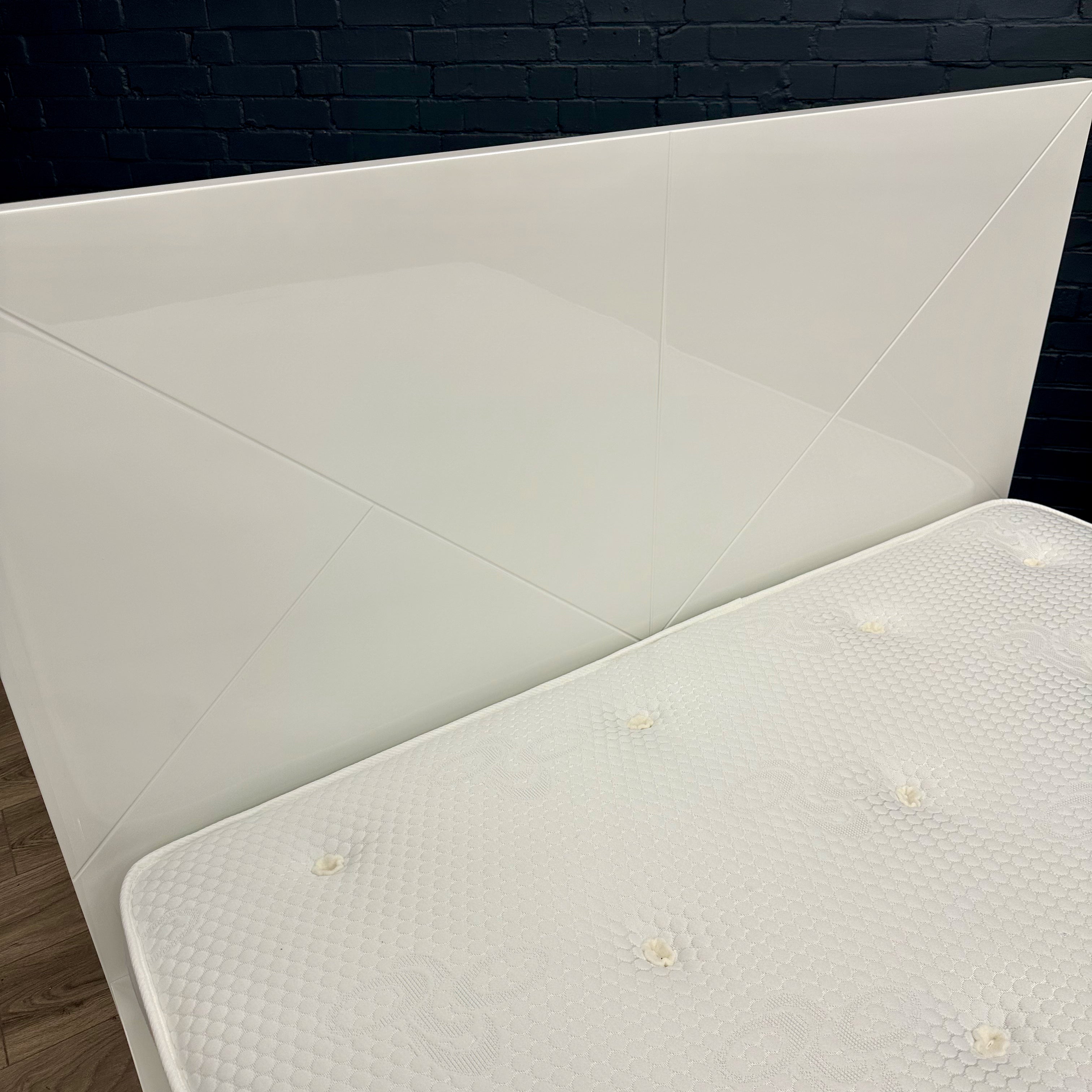 Arezzo Gloss White Bedframe - 5ft Kingsize