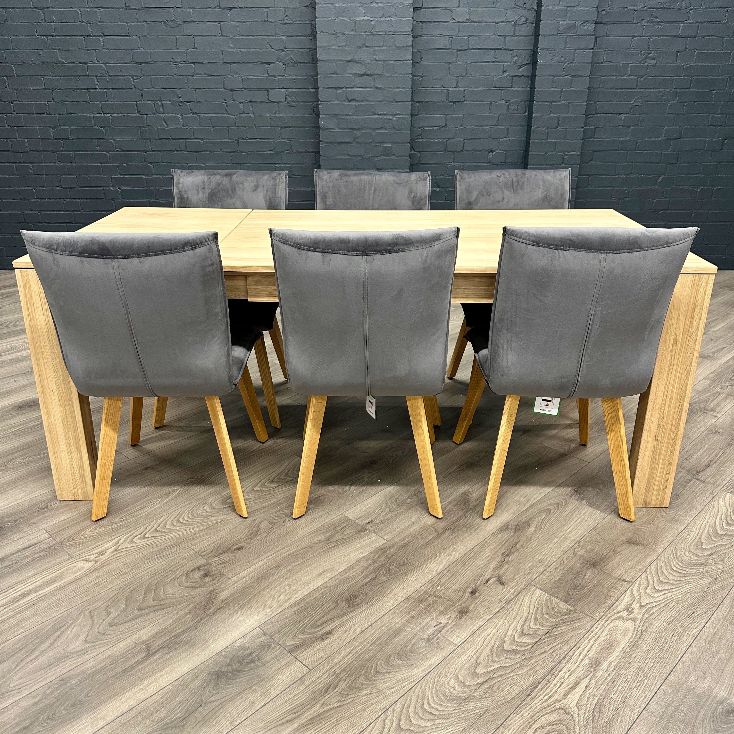 Oslo Premium Oak - Extending Dining Table, PLUS 6x Luxury Chairs