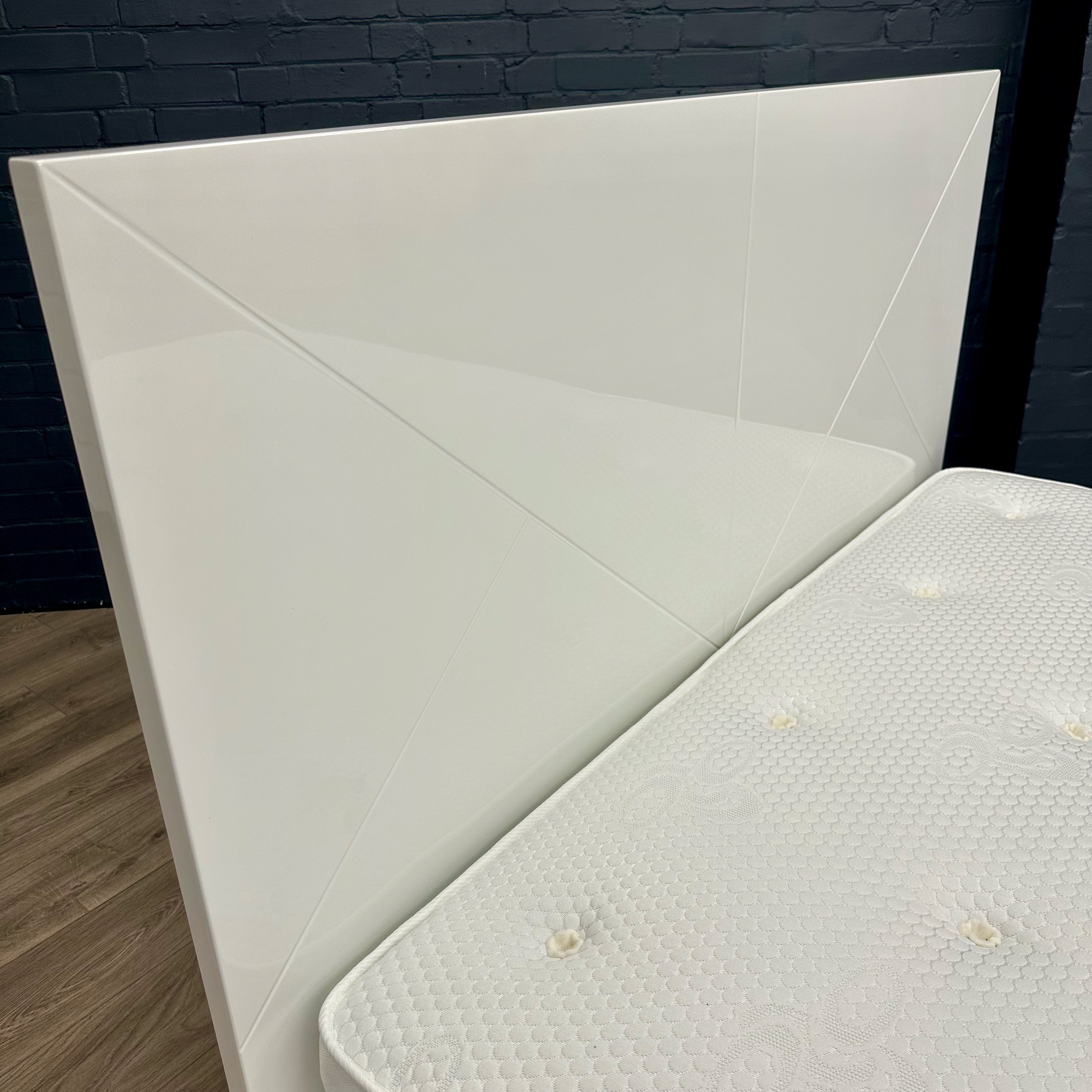 Arezzo Gloss White Bedframe - 5ft Kingsize