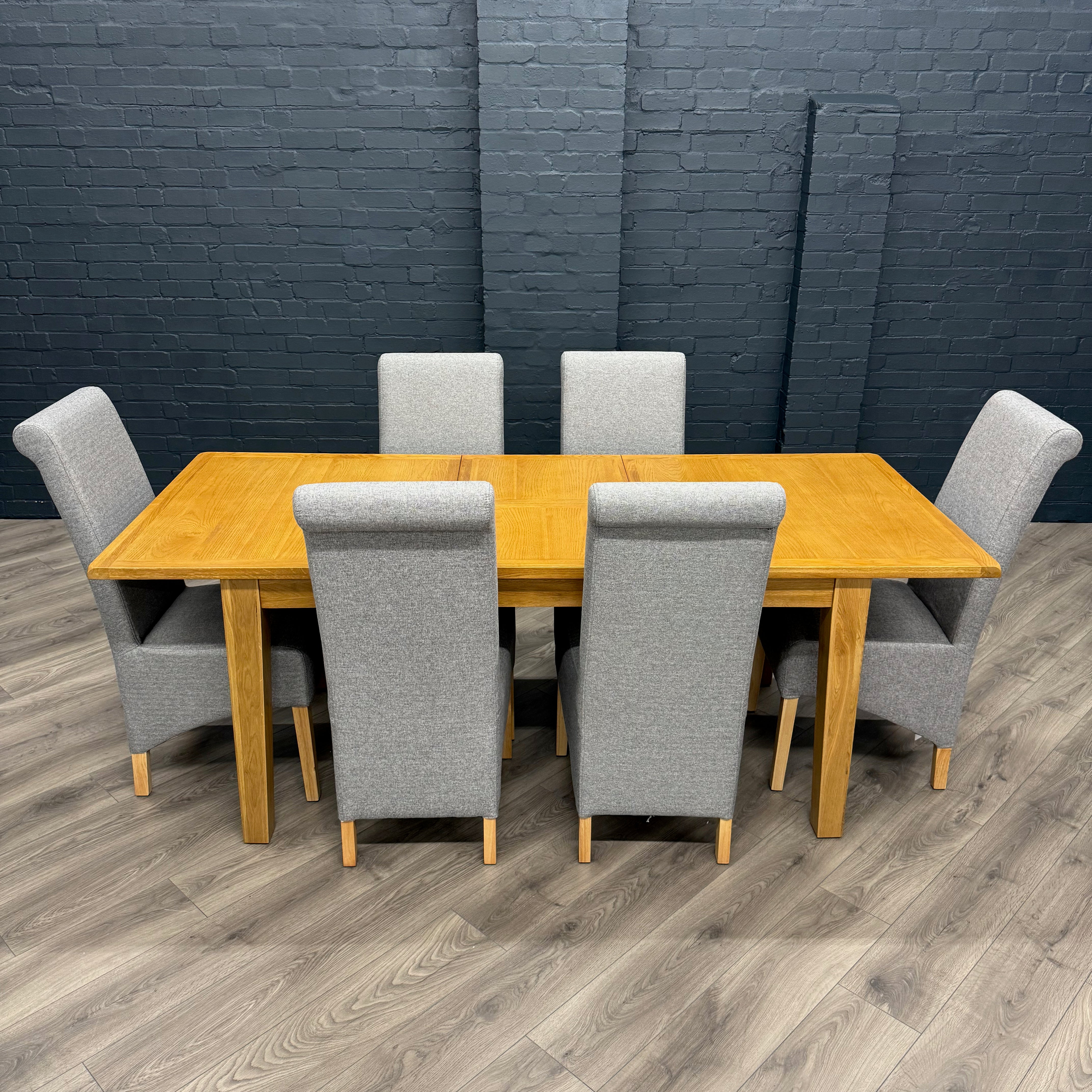 Chester Oak, Dining Table - 1.6m Butterfly Extending