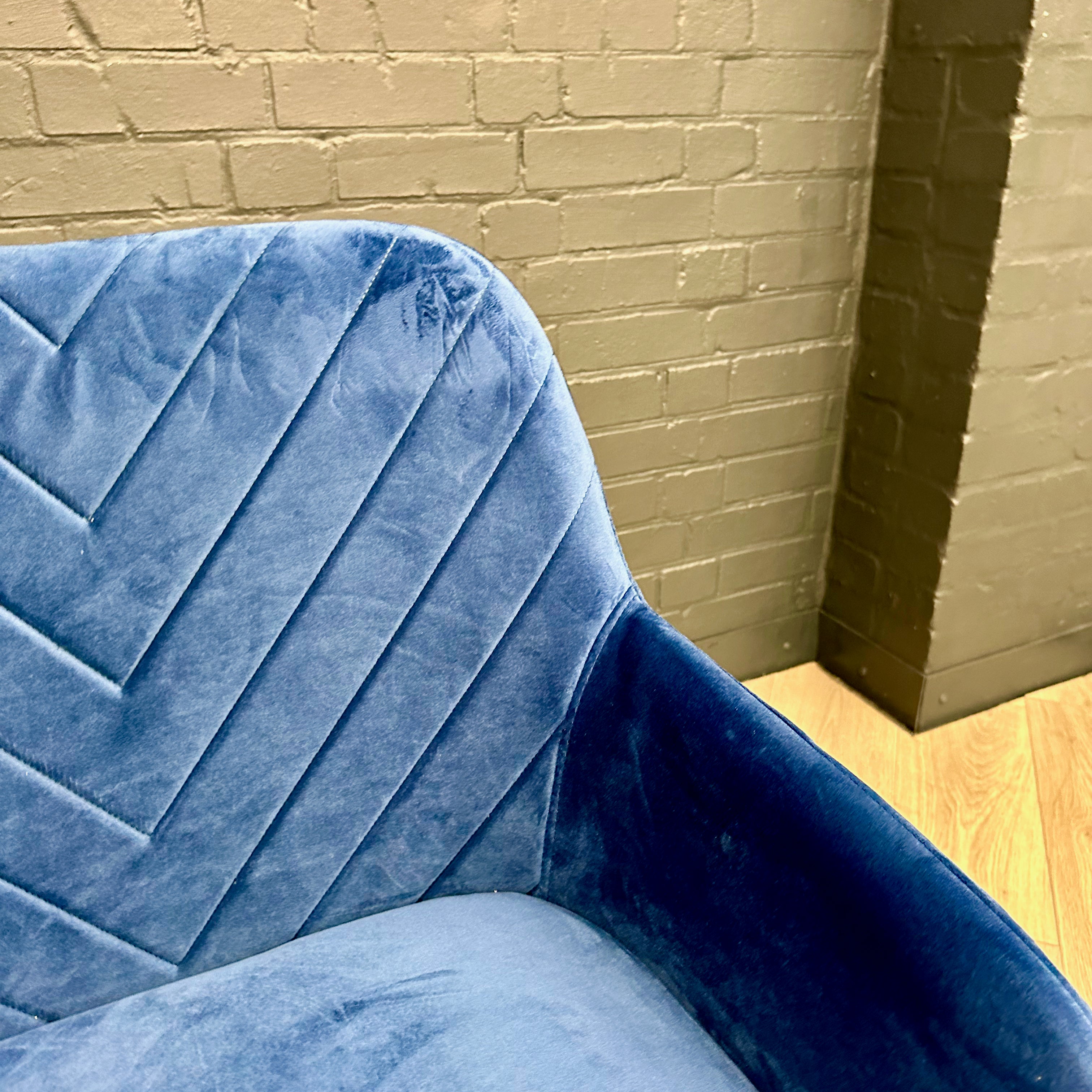 Retro Carver Wide Dining Chair - Blue Velvet