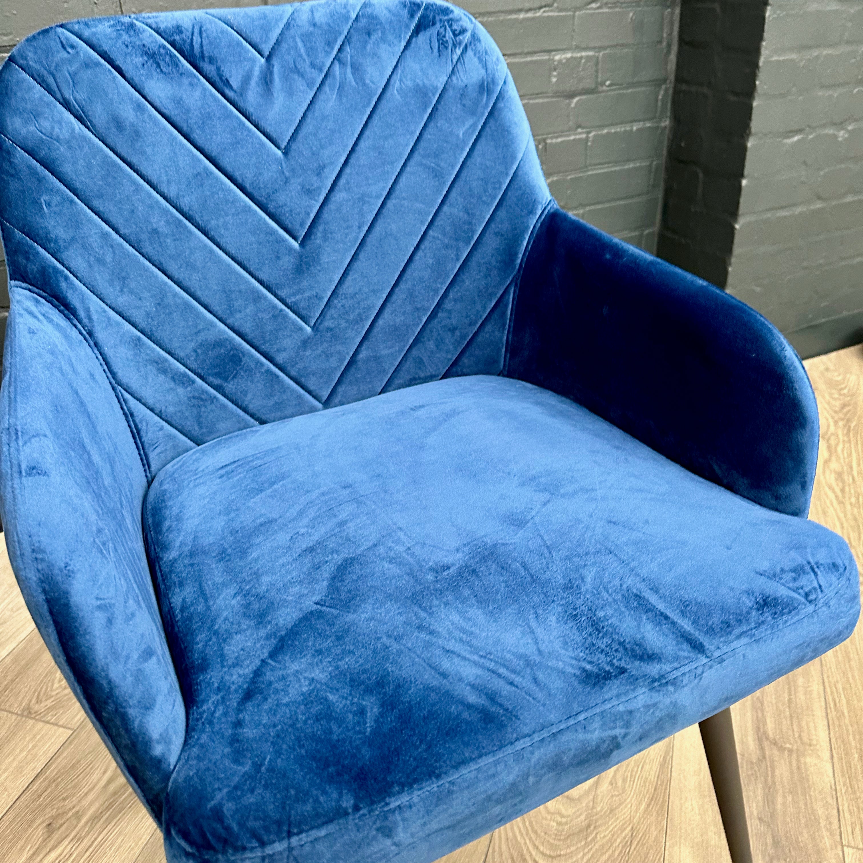 Retro Carver Wide Dining Chair - Blue Velvet