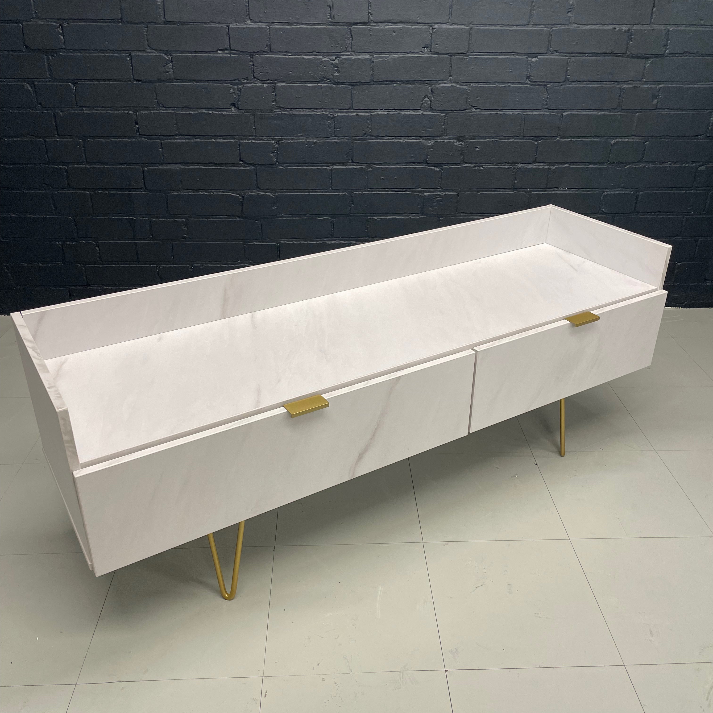 Hong Kong - Media Unit (Showroom Clearance)