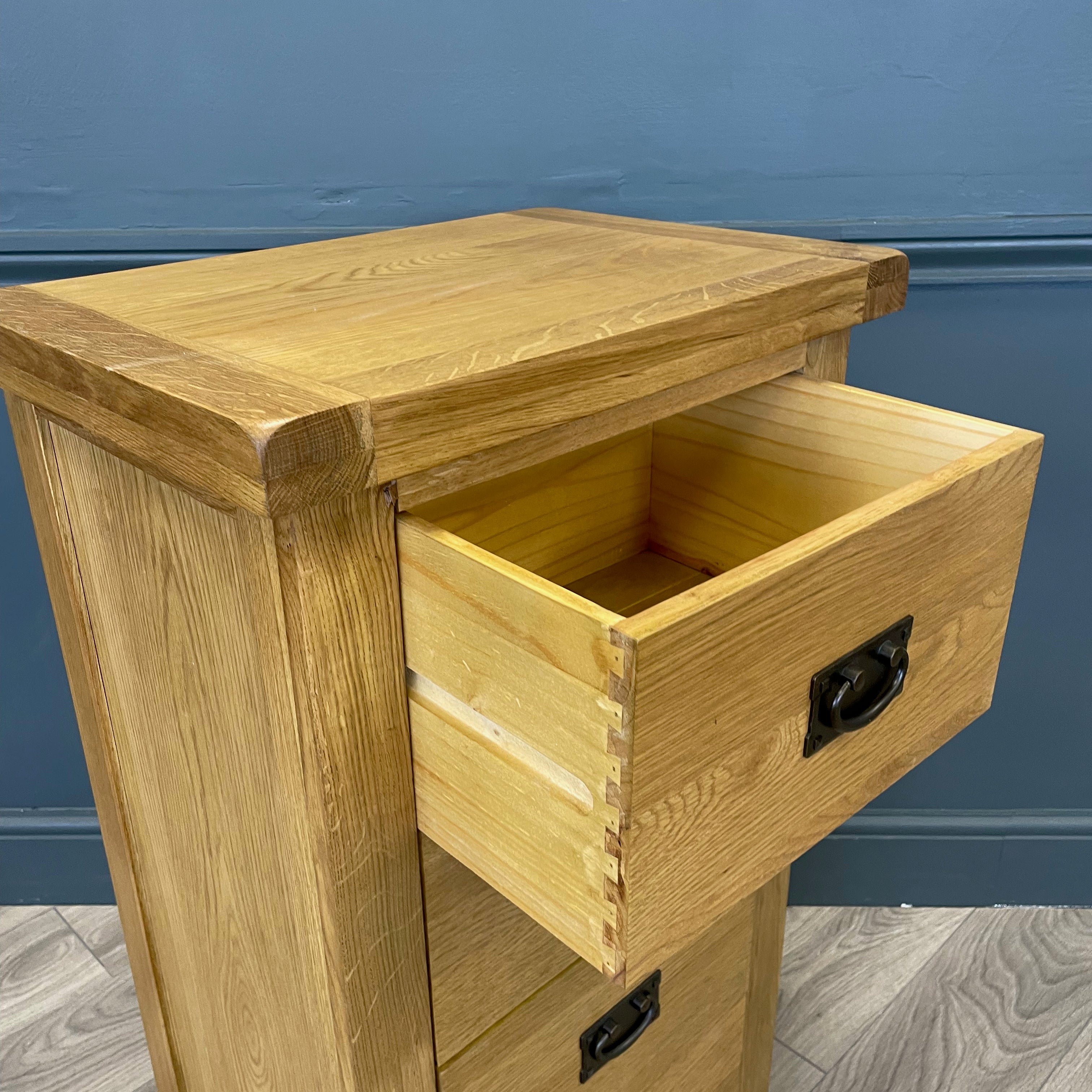 Oakdale Oak - 4 Drawer Narrow Chest